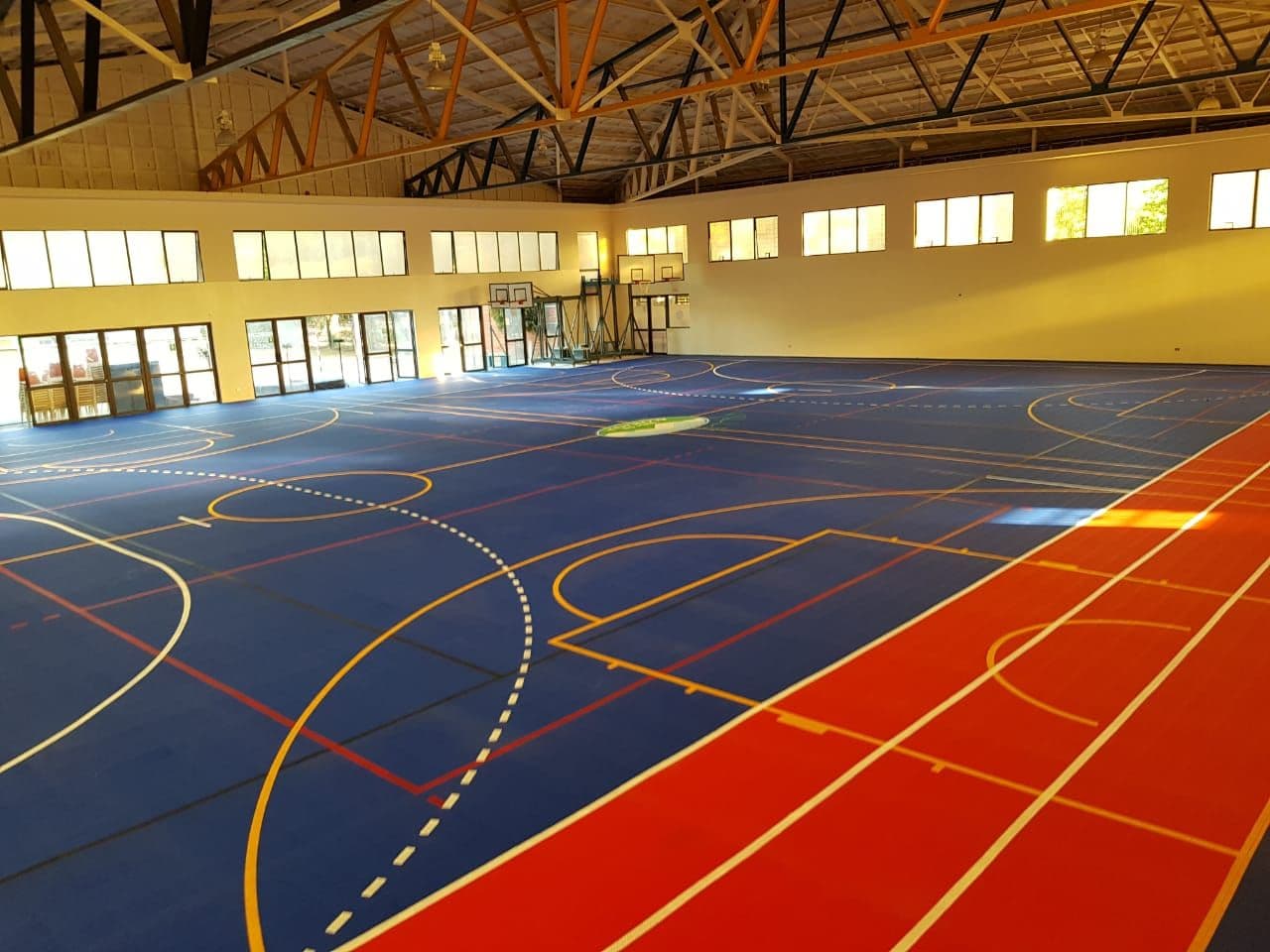 Gimnasio del Colegio Valle del Aconcagua con piso modular Sportflex
