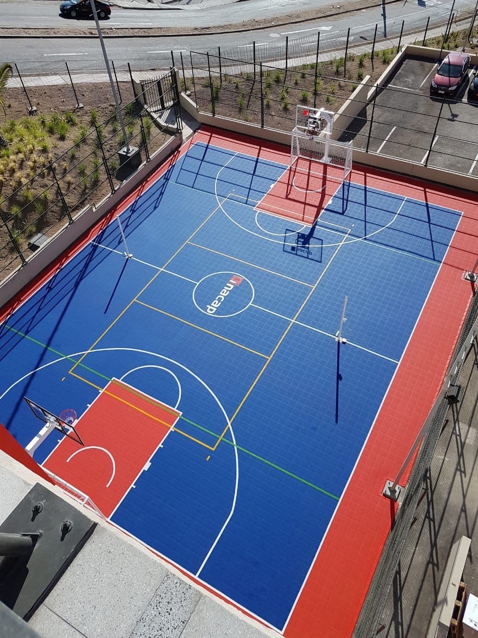 Cancha con palmetas modulares Sportflex en INACAP Iquique